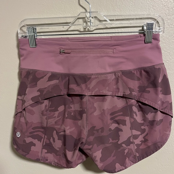 Lululemon Speed Up High Rise Pink Camouflage Shorts-4” Inseam - Picture 2 of 4